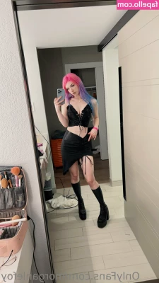 MorganLeFoy - Maid sucks and fucks on the couch- 4 minutes  b g  Watch my naughty