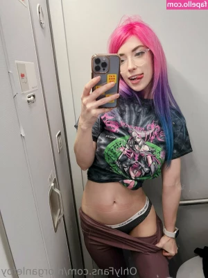 MorganLeFoy - I need some bent over the couch therapy
