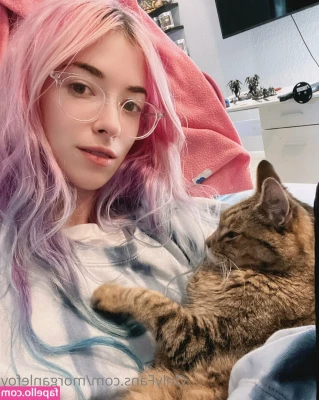 MorganLeFoy - did somebody order saturday morning ass slaps