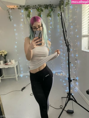 MorganLeFoy - Doing a live tomorrow  10Am