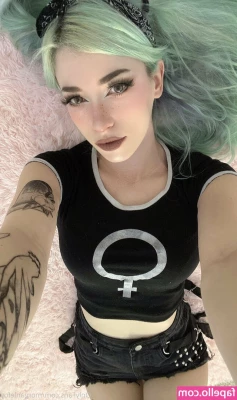 MorganLeFoy - Bring the cheeks out today