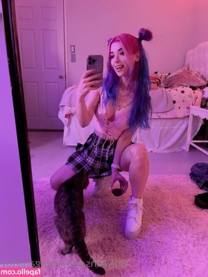 MorganLeFoy - Public tickle with my feet stuck in the window! Tparadise vibes