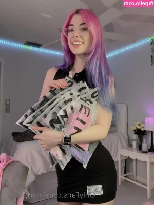 MorganLeFoy - Strange day  would you send me a tip so I can feel better