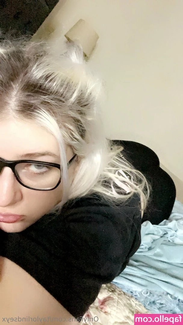 taylorlindseyx - Feet and not only
