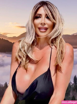 Sonia Grey [ sonia-grey-1 ] - If you woke up next to me what would you do?