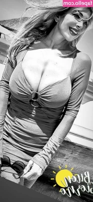 Sonia Grey [ sonia-grey-1 ] - Someone be obsessed w me