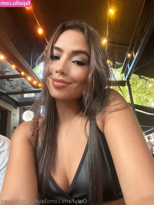 Lauraa.rodriguez [ lauraa-rodriguez ] - Time for some lunch, baby!  New content with @tscrystalxxx available