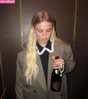 Renee Rapp [ renee-rapp ] - Cruel Girlfriend behind the scenes