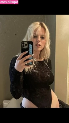 Renee Rapp [ renee-rapp ] - Titties could use some affection right now 😩