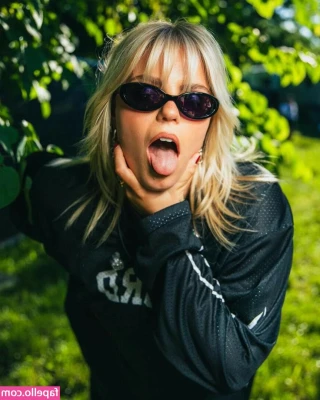 Renee Rapp [ renee-rapp ] - Good night 🍒🍆