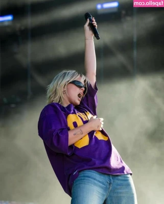 Renee Rapp [ renee-rapp ] - Good morning babe😍 hope you have a great day ❤️