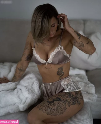 Lenaajoy - Happy Saturday