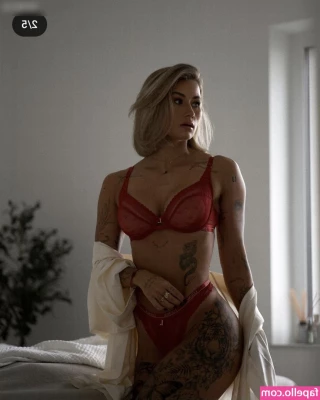 Lenaajoy - Wasted before 1pm and oh so horny