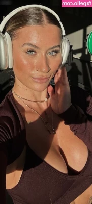 Lenaajoy - my body is hot for you