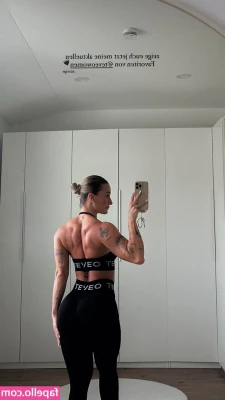 Lenaajoy - Tails up boys...new videos this upcoming week! part 1
