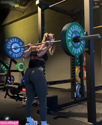 Lenaajoy - I m literally perfect  even after a hard workout