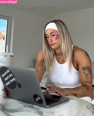 Lenaajoy - Just a reminder that I have an active premium page 🥰 part 1