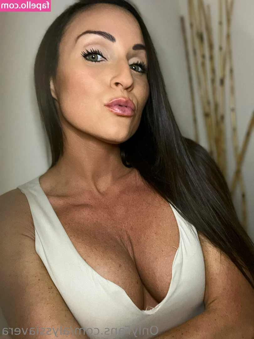 alyssiavera - StReAmInG   https www myfreecams com SpiceNova