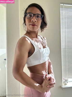 curiousqbit - You should see me/this with my pants and top off.... 😇😅🐐