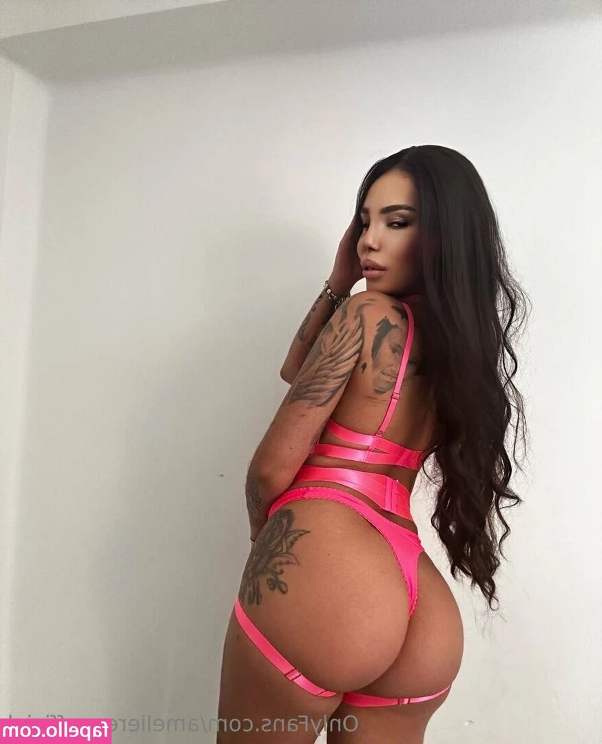 ameliereveofficial - Reminder that I will be going LIVE at 10 pm EST TONIGHT! ❤️❤️