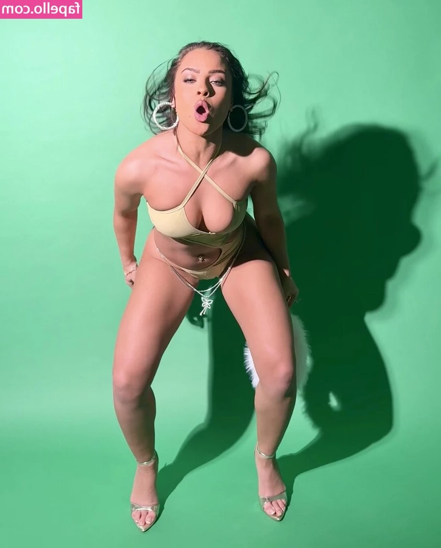 Danica Taylor [ danica-taylor ] - It s TOES-DAY  That means PEDICURE SPA NIGHT  I may change the color