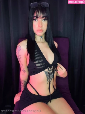 itsscarlettx - I know you love those mushroom head horse cocks 😮‍💨 🐎