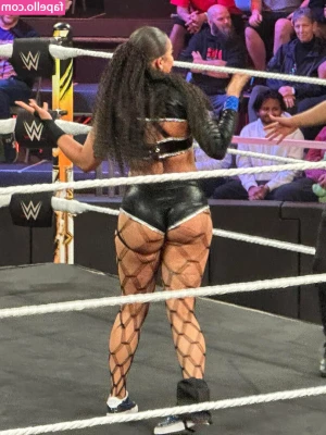 Jaida Parker [ jaida-parker ] - My photographer is a perv   That is all