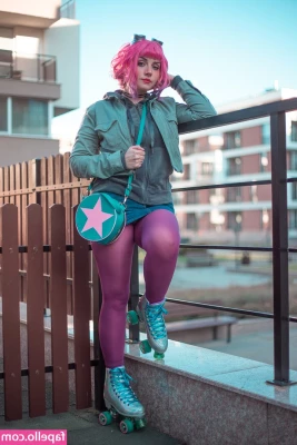 Ezy Summers Cosplay [ ezy-summers-cosplay ] - aveces me da ganas de abandonar mis cabellos de colores uwu