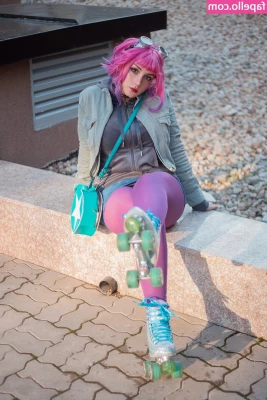 Ezy Summers Cosplay [ ezy-summers-cosplay ] - Do you want to play a game