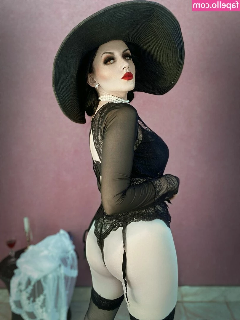 Ezy Summers Cosplay [ ezy-summers-cosplay ] - Sassy, classy, and a bit bad-assy. 💃😈