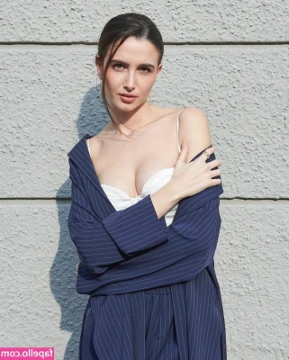 Clizia Somma [ clizia-somma ] - And today I took out my swimsuit as I m missing summer and tans  
