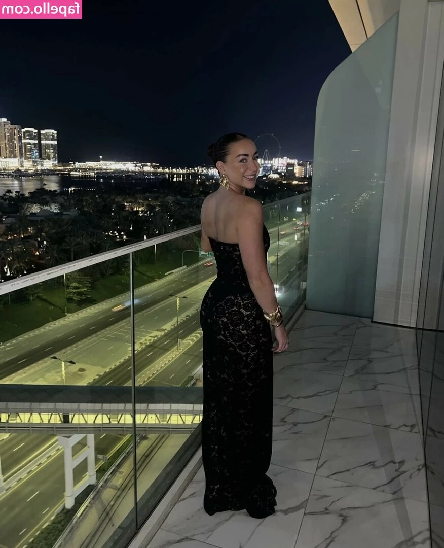 Natasha Sutherland [ natasha-sutherland ] - All I want right now is your delicious  Come give it to me baby   Tip