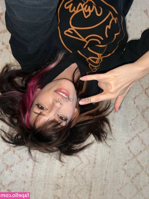 Jessakidding [ jessakidding-20 ] - Out of this world Fuck   Stumble across a wild Brandi in the desert 