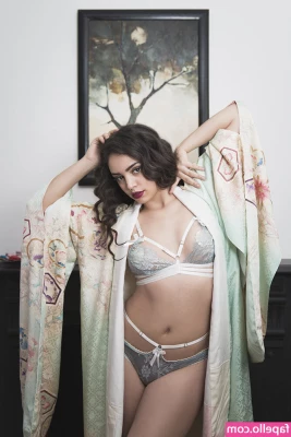Laskowska - Por detrás o por delante  Como prefieres la foto