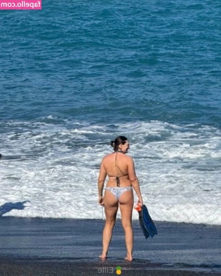 pineapple_ellie_free [ pineapple-ellie-free ] - Happy hump day as usual  send if you want the clip