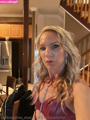 bella_bare_petiteprofxxx [ bella-bare-petiteprofxxx ] - Pushing the LIVE until 9:15pm eastern. Kids are acting wild over here