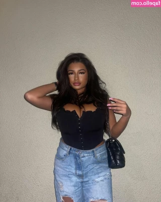 sofia.deroian [ sofia-deroian ] - An old photo I've lightened up. Back before my phone had a night mode!