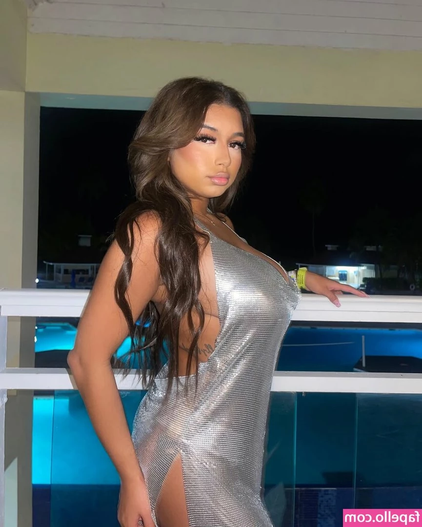 sofia.deroian [ sofia-deroian ] - DON'T EVER MISS THIS OUT!!!! waiting to be filled by you🥵🥵🥵