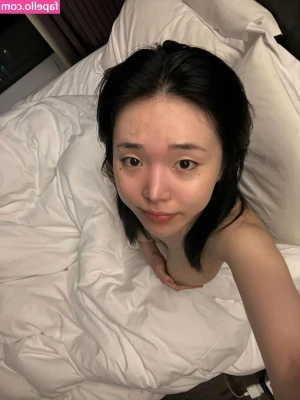 Lee Yeonwoo [ lee-yeonwoo-1 ] - Oh baby, do you like the way my big sexy ass rides this dildo? 🥵