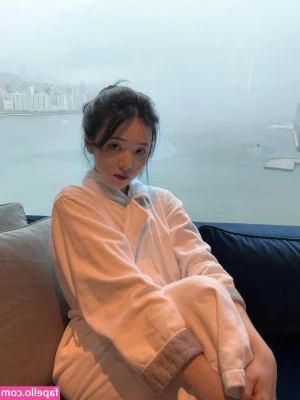Lee Yeonwoo [ lee-yeonwoo-1 ] - So bored and thinking about you today