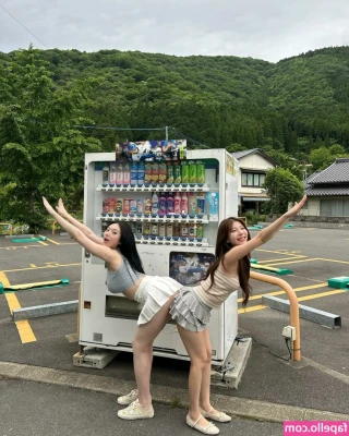 Lee Yeonwoo [ lee-yeonwoo-1 ] - NGL, I personally have a glass fetish/kink for ppl I find attractive