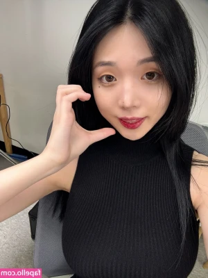 Lee Yeonwoo [ lee-yeonwoo-1 ] - The night we met! With @sweetesthangsfeet aka Goddess Rhonda