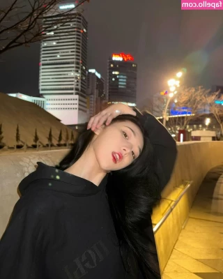 Lee Yeonwoo [ lee-yeonwoo-1 ] - My pussy was so fucking wet here