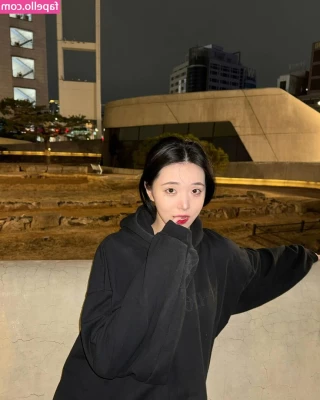 Lee Yeonwoo [ lee-yeonwoo-1 ] - From the vault - ass, March 2017