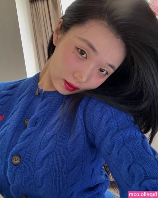 Lee Yeonwoo [ lee-yeonwoo-1 ] - Actually… someone else wanted tit pics. So I’ll put those up now.