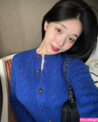 Lee Yeonwoo [ lee-yeonwoo-1 ] - Baby it’s cold outside ❄️