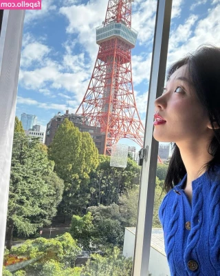 Lee Yeonwoo [ lee-yeonwoo-1 ] - Mondays make it so hard to get out of bed..🤭