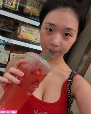 Lee Yeonwoo [ lee-yeonwoo-1 ] - Pre-shower nudes  Taking requests for pics so lmk