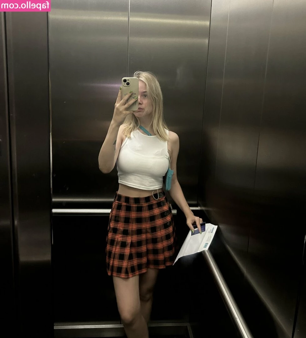 Sofuckingood13 - Just a few spots remain 🍓  Spend Valentines with me! ✨👇 