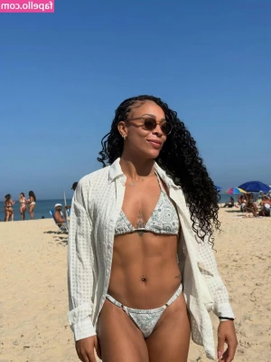 Lorrane Dos Santos [ lorrane-dos-santos ] - Limited Content Set